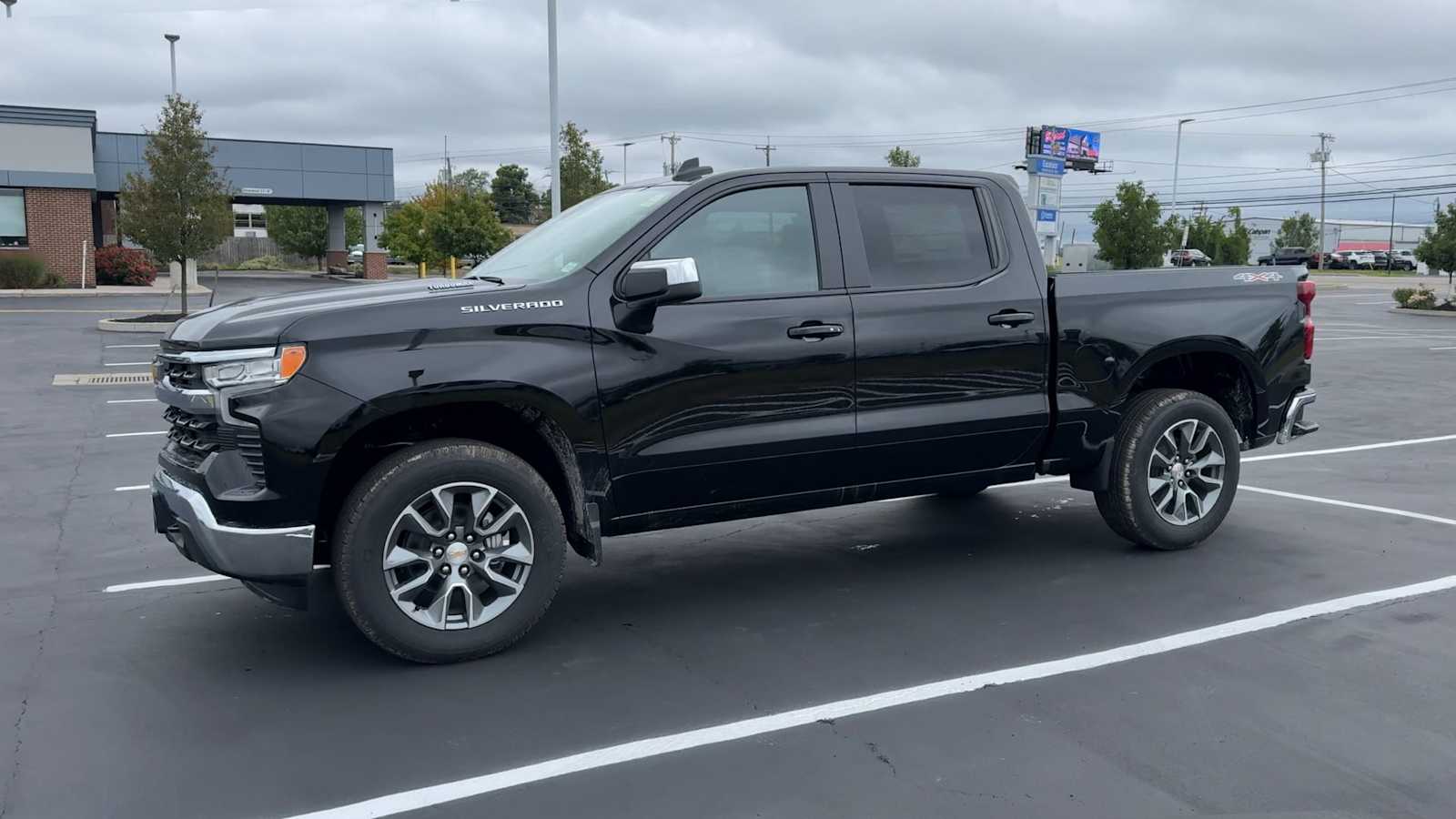 2026 Chevrolet Silverado 1500 LT photo 3