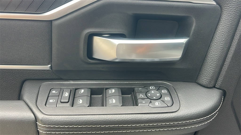 2025 Ram 3500 Big Horn photo 15
