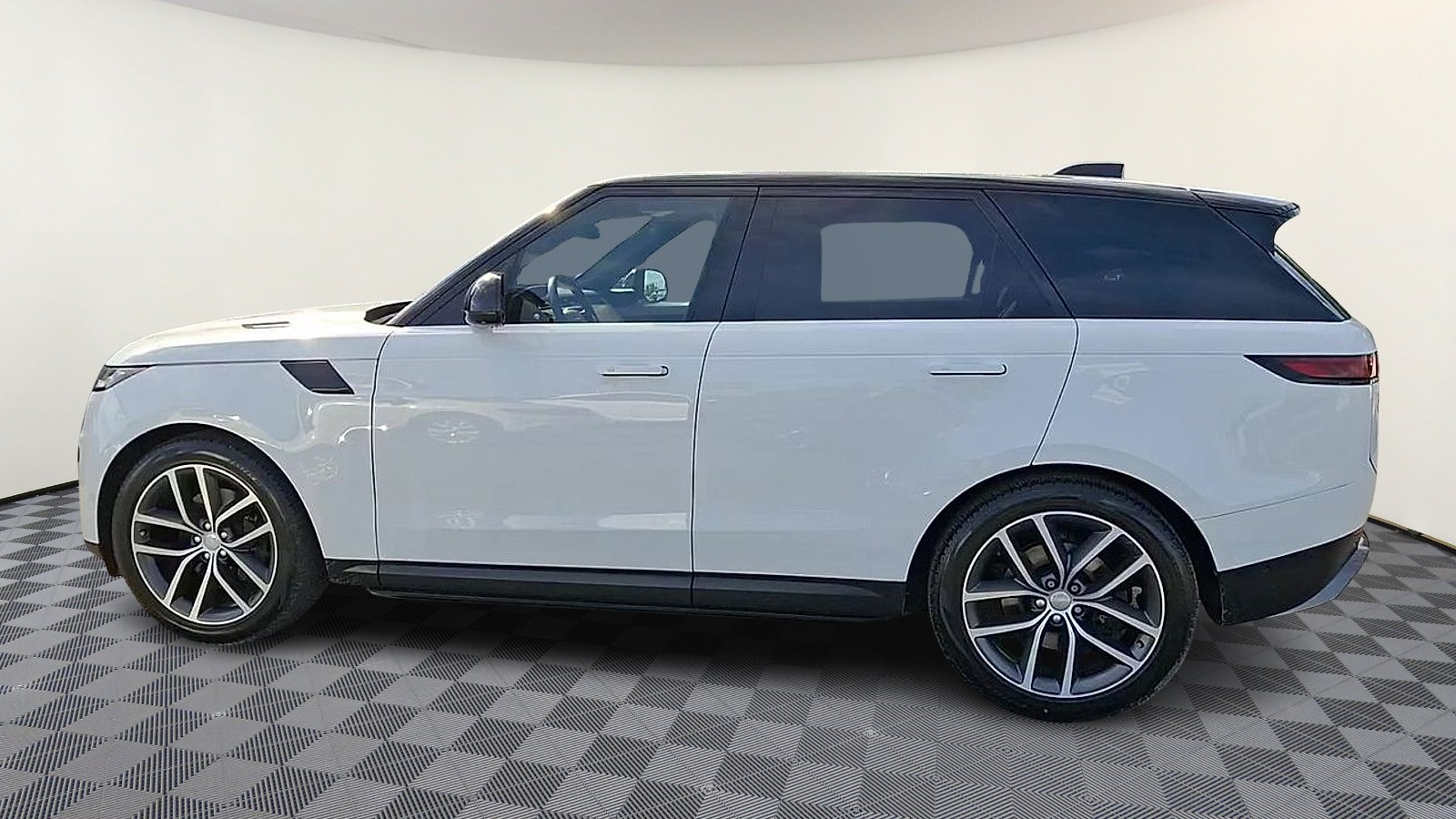 2023 Land Rover Range Rover Sport SE photo 4