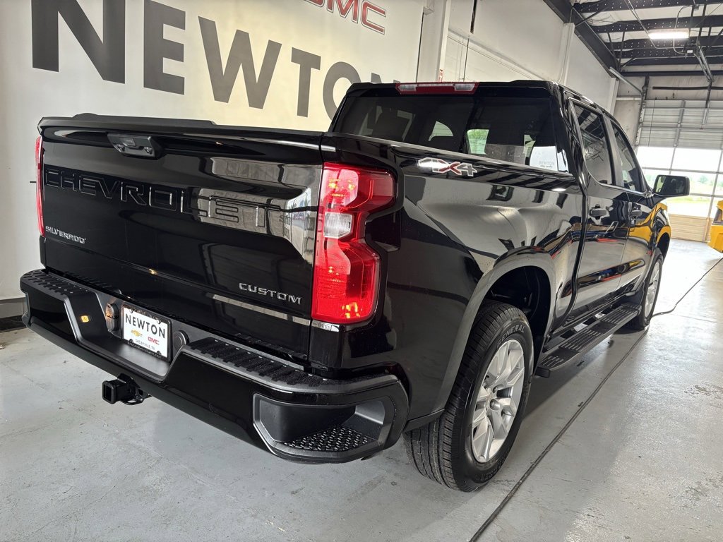 2025 Chevrolet Silverado 1500 Custom photo 23