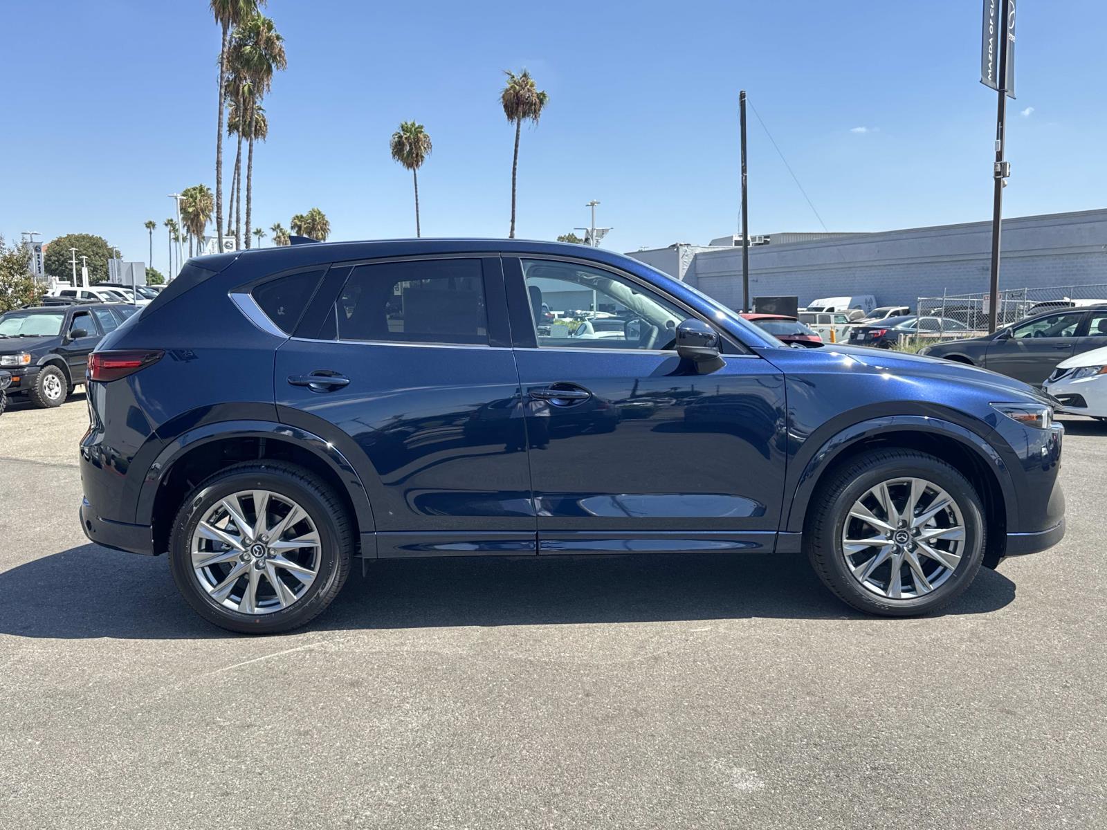 2025 Mazda CX-5 2.5 Premium Plus photo 4