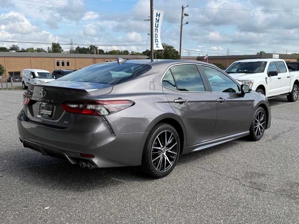 2022 Toyota Camry SE photo 25