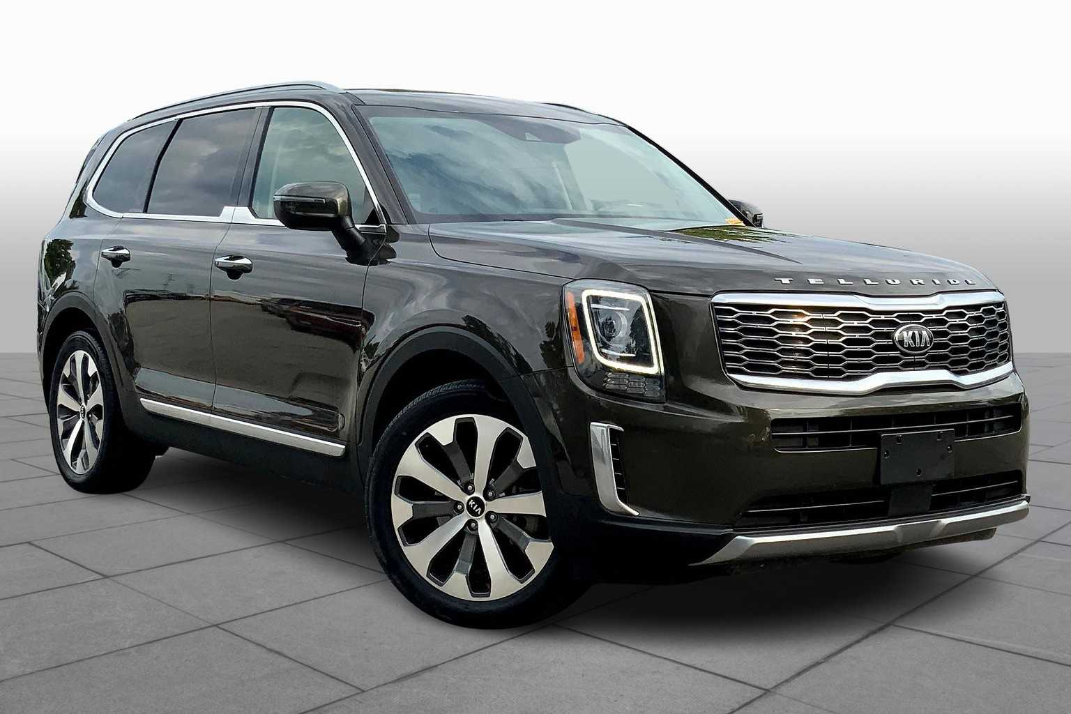 Used 2021 Kia Telluride S with VIN 5XYP6DHC5MG096470 for sale in Kansas City