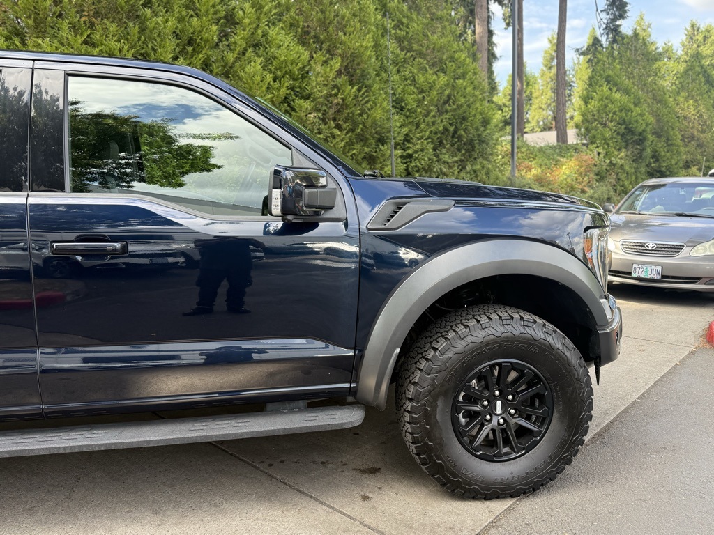 2023 Ford F-150 Raptor photo 12