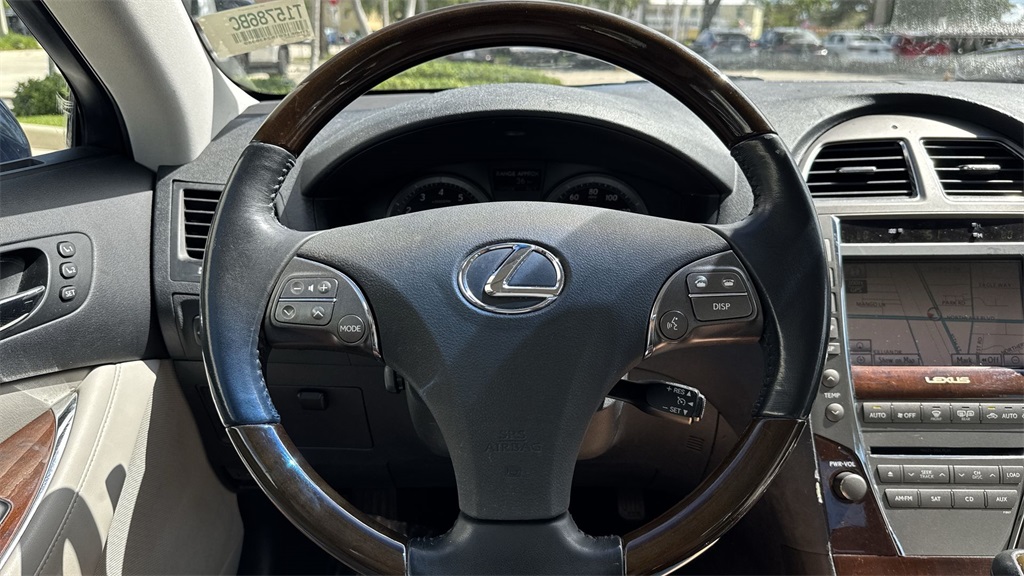 2011 Lexus ES 350 photo 44