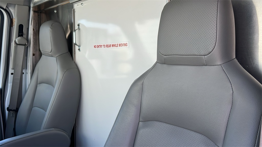 2023 Ford E-350 photo 11