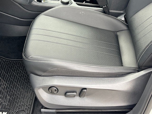 2022 Volkswagen Tiguan SE photo 35