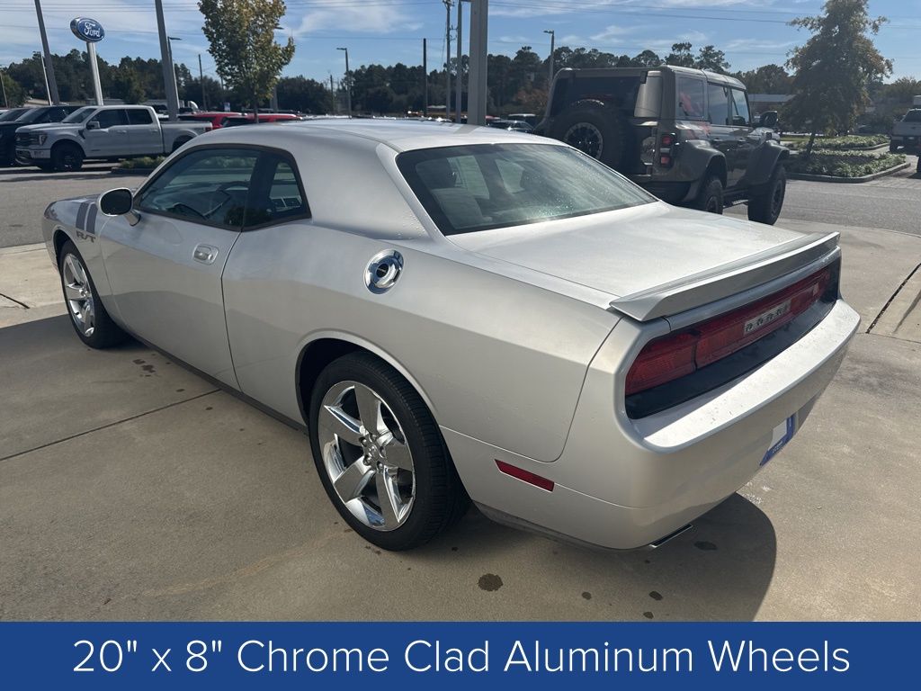 2010 Dodge Challenger R/T photo 2