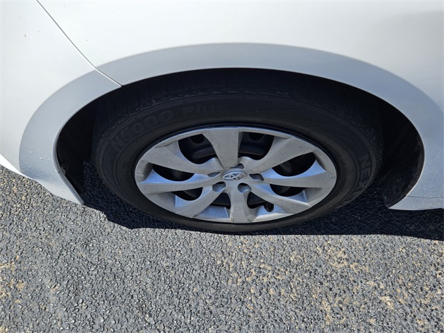 2021 Toyota Corolla LE photo 14