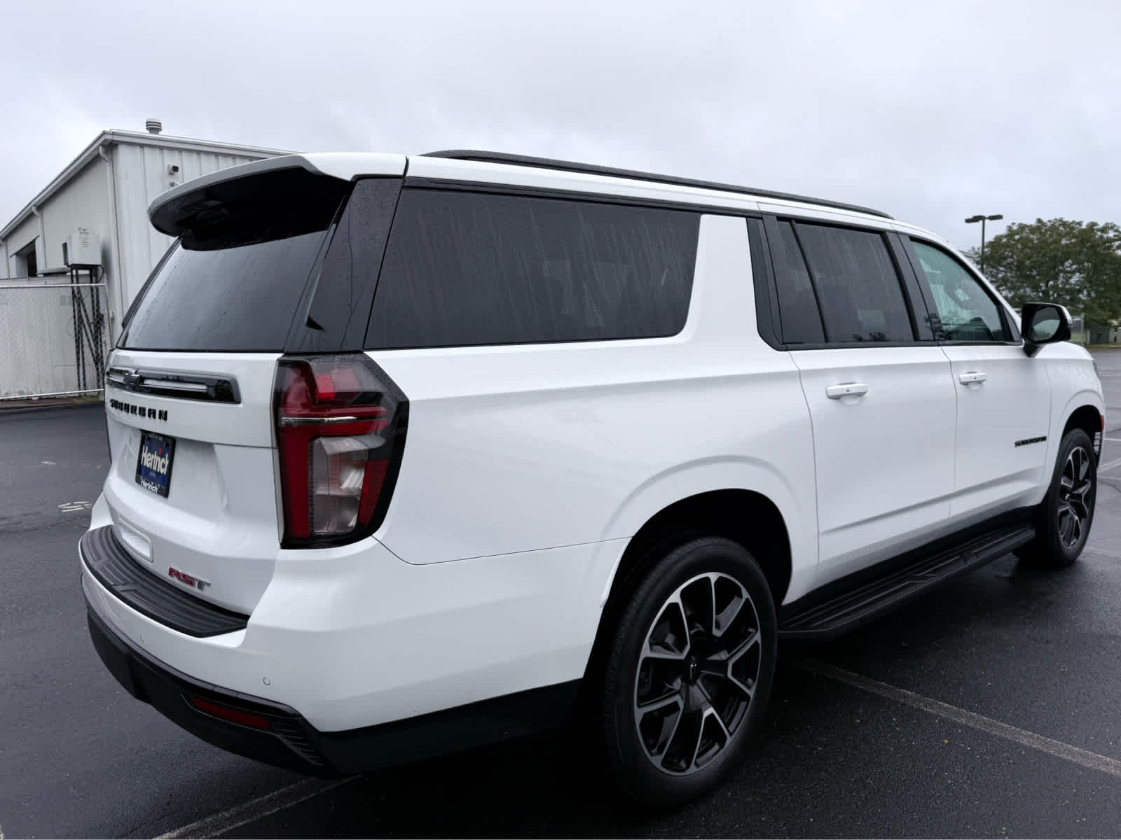2023 Chevrolet Suburban RST photo 5