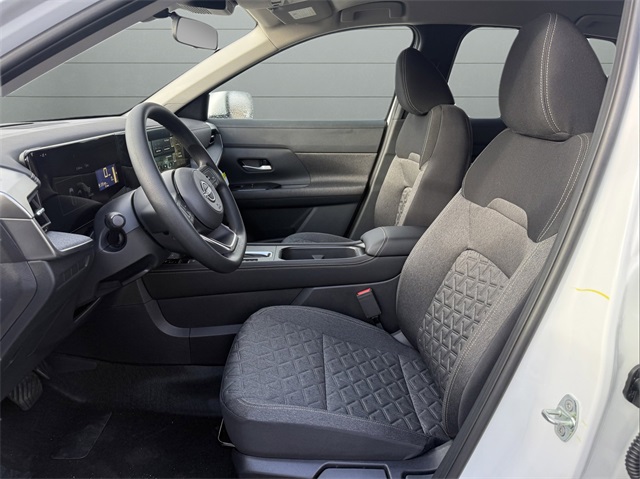 2025 Nissan Kicks SV photo 8