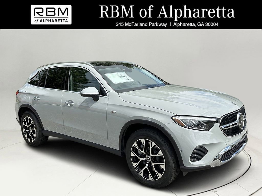 2025 Mercedes-Benz GLC Base's photo