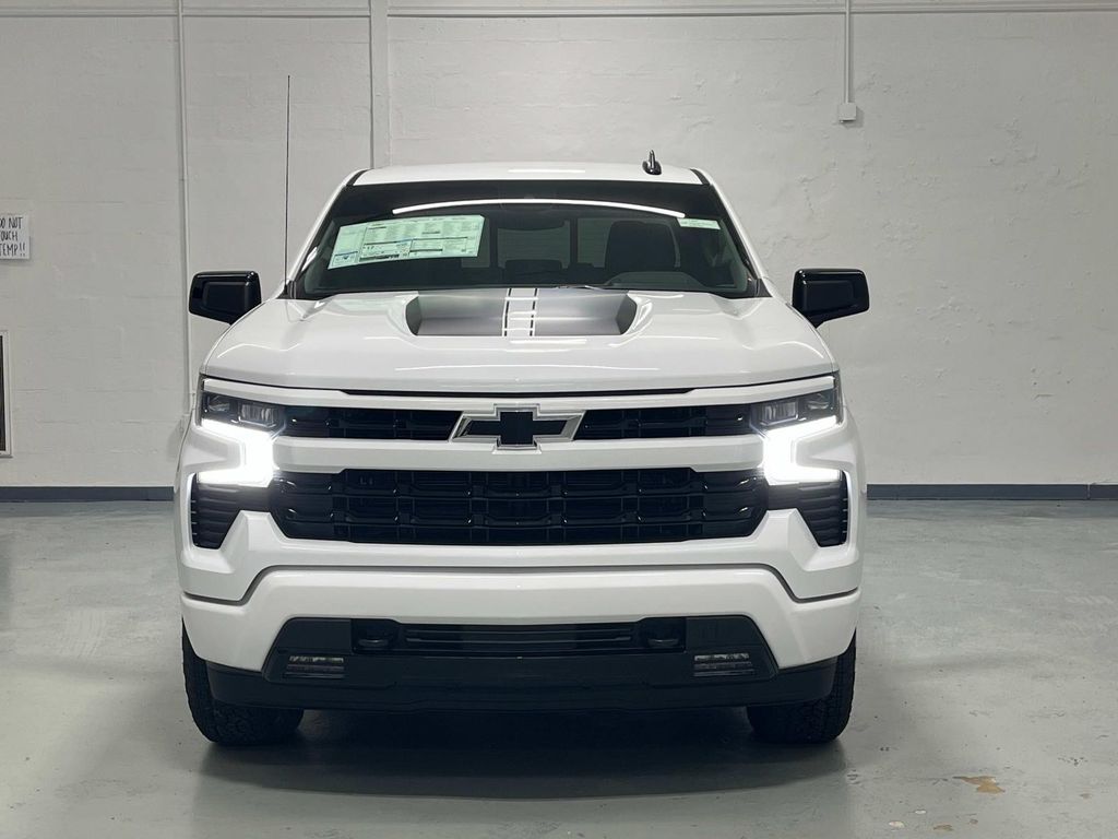 2025 Chevrolet Silverado 1500 RST photo 3