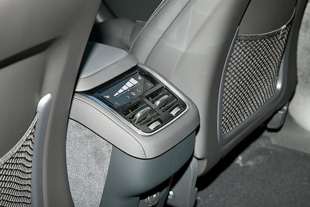 2026 VOLVO XC90 - Image 21