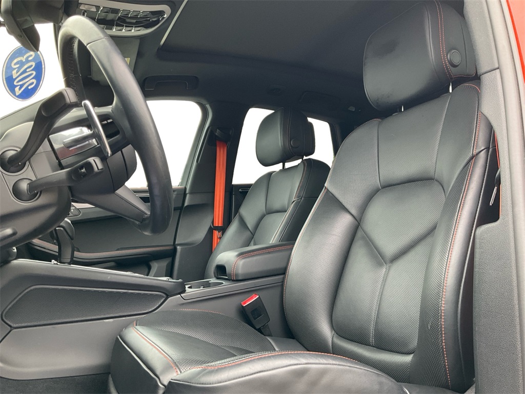 2023 Porsche Macan Base photo 25