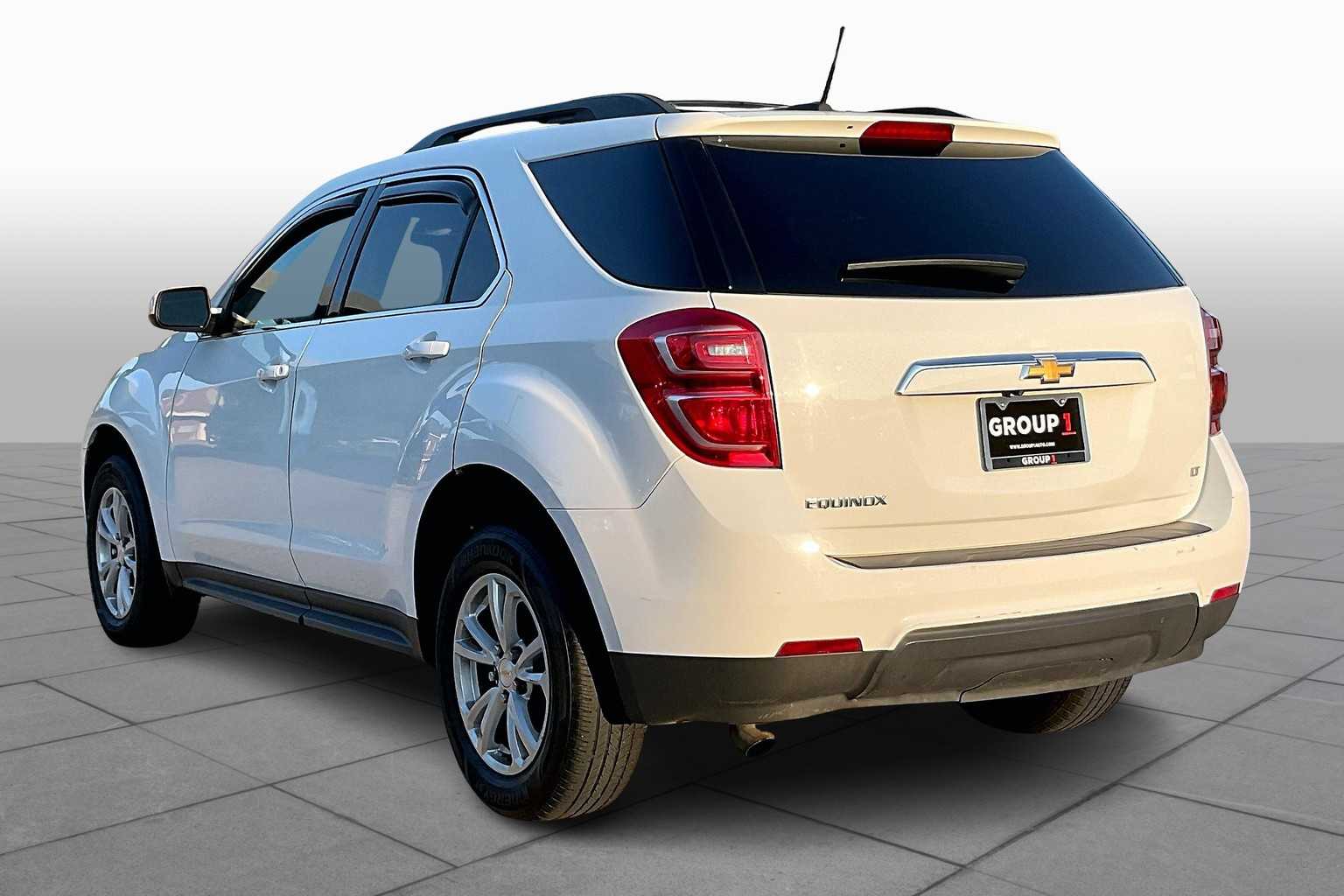 2017 Chevrolet Equinox LT photo 11