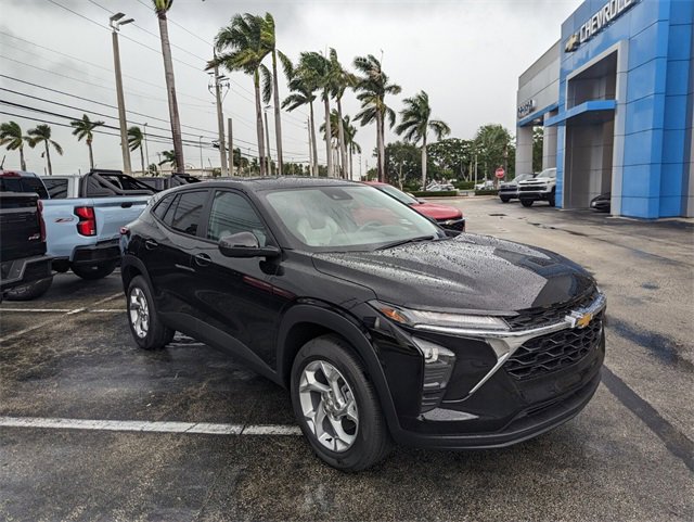 2026 Chevrolet Trax LS photo 2