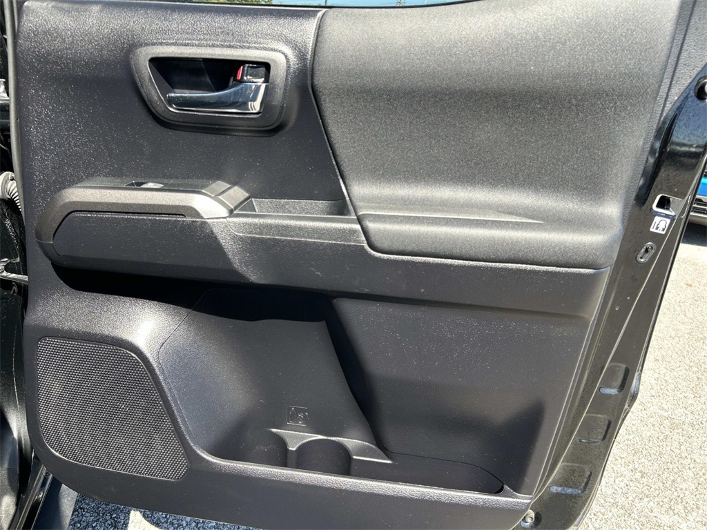2020 Toyota Tacoma TRD Off-Road photo 20