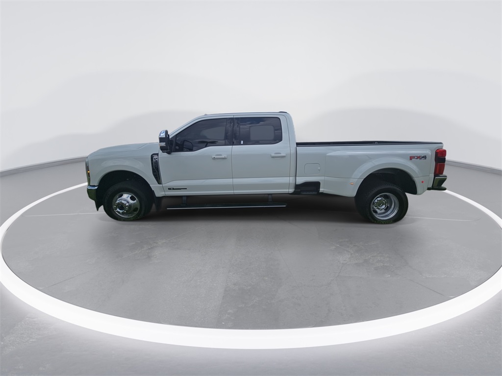 2025 Ford F-350 Lariat photo 5