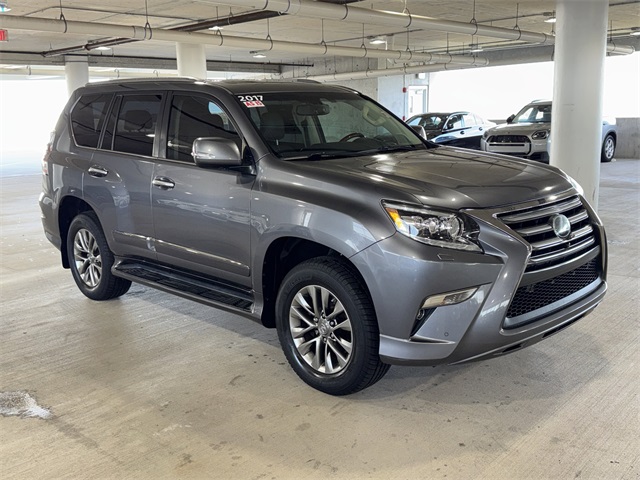 2017 Lexus GX Luxury's photo