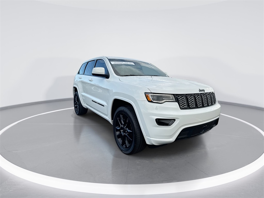 2022 Jeep Cherokee Laredo X photo 2