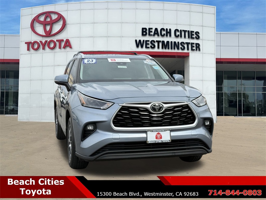 2023 Toyota Highlander XLE photo 2