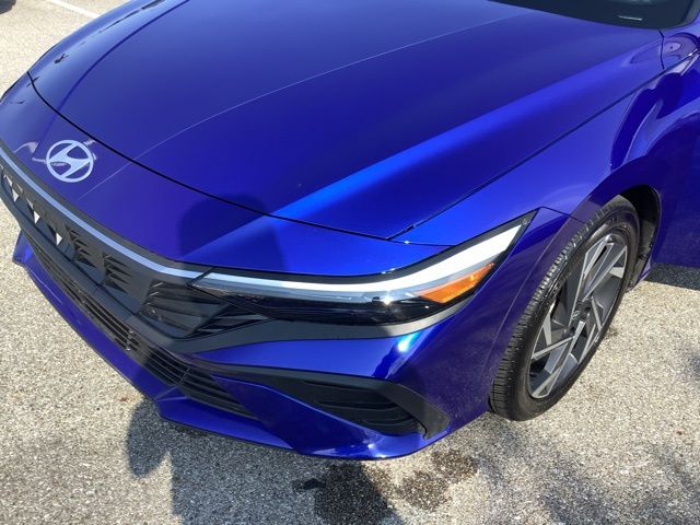 2025 Hyundai Elantra SEL Sport photo 26