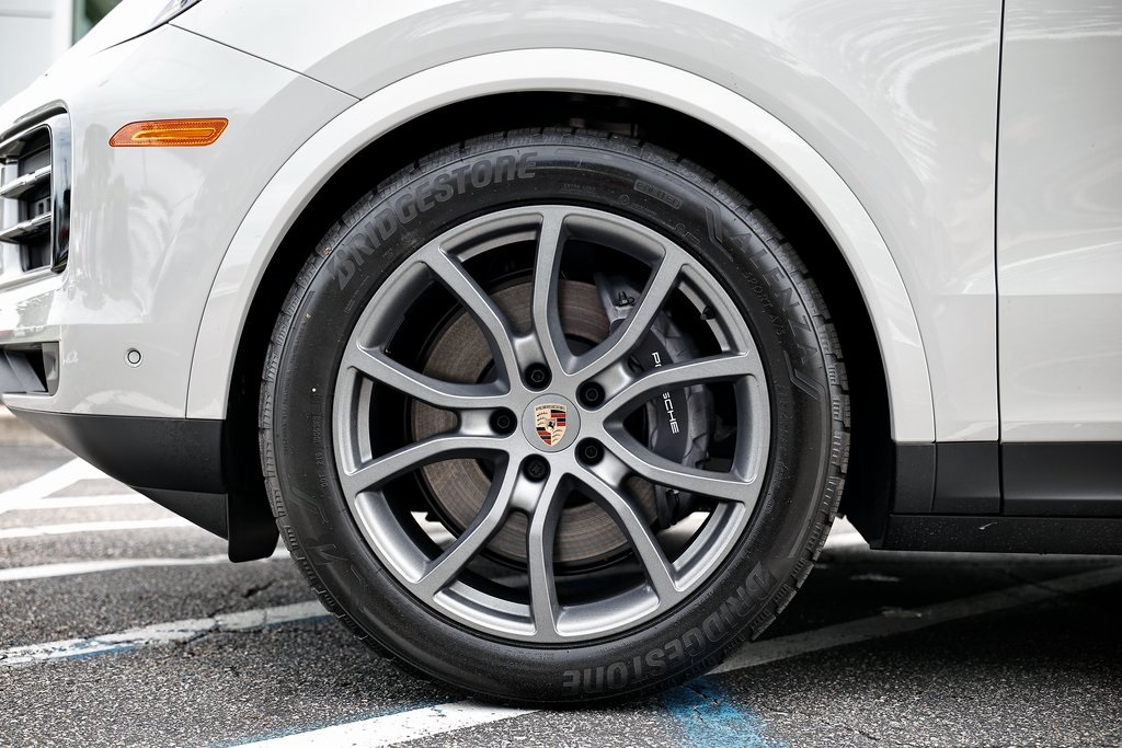 2026 Porsche Cayenne photo 13