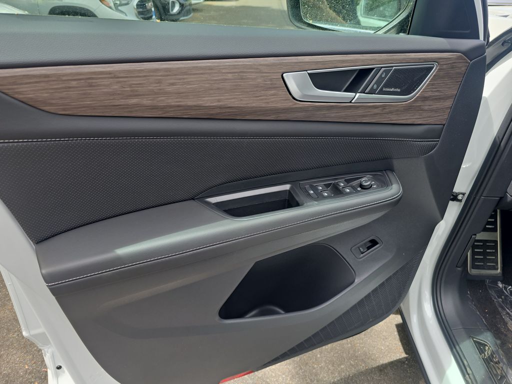 2025 Volkswagen Atlas SEL Premium R-Line photo 5