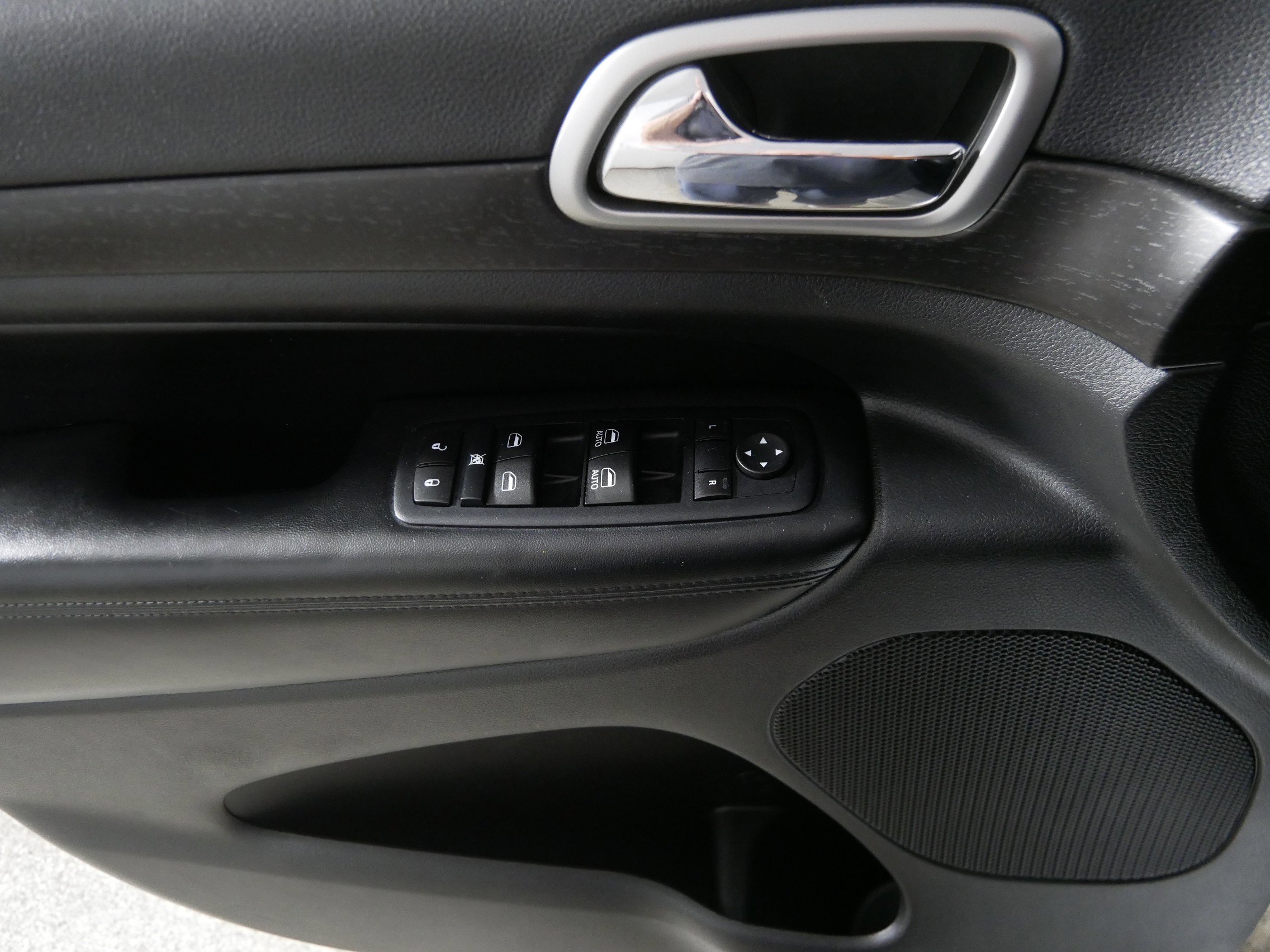 2017 Jeep Grand Cherokee Altitude photo 16