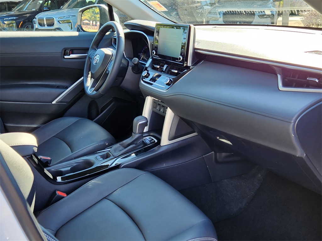 2022 Toyota Corolla Cross XLE photo 14