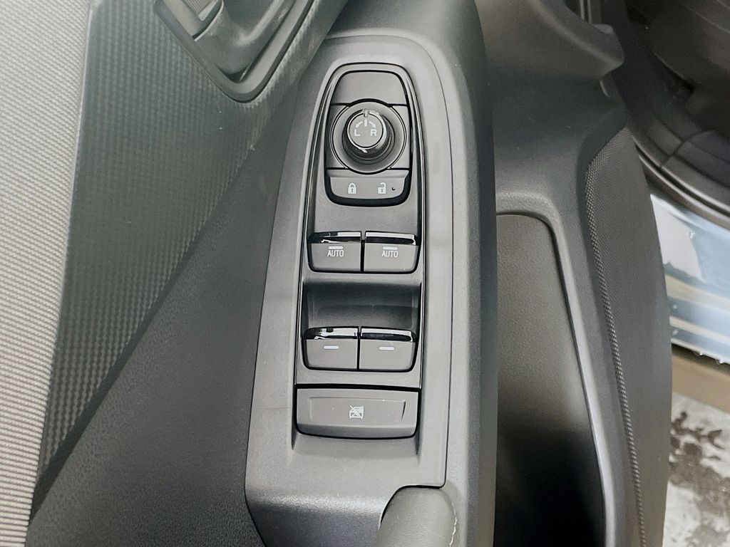 2025 Subaru Crosstrek Premium photo 17