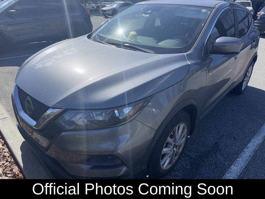 2021 Nissan Rogue Sport S's photo