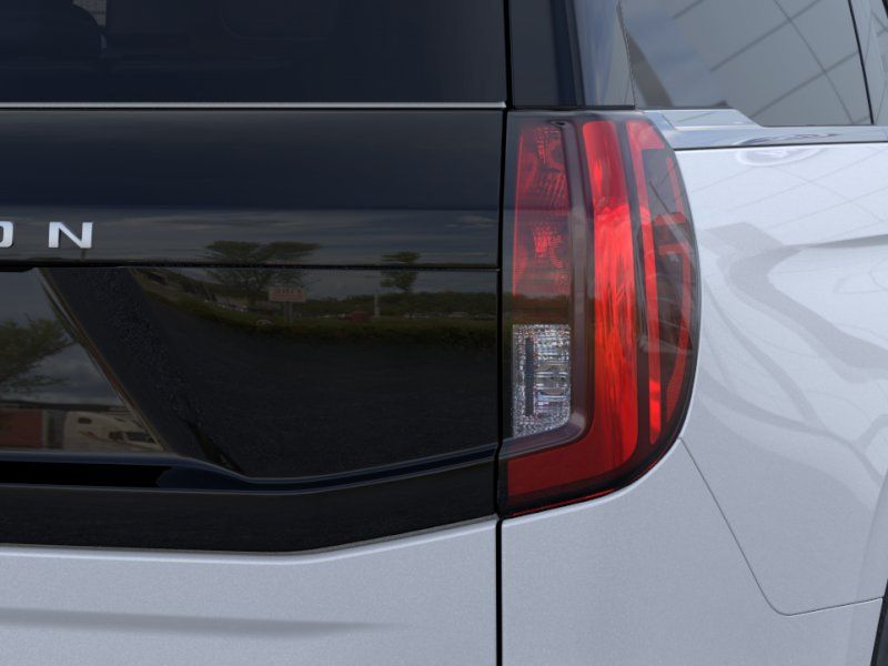 2025 Ford Expedition photo 17