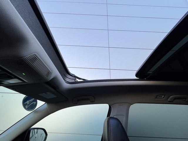 2024 Volkswagen Atlas Peak Edition SE Technology photo 10