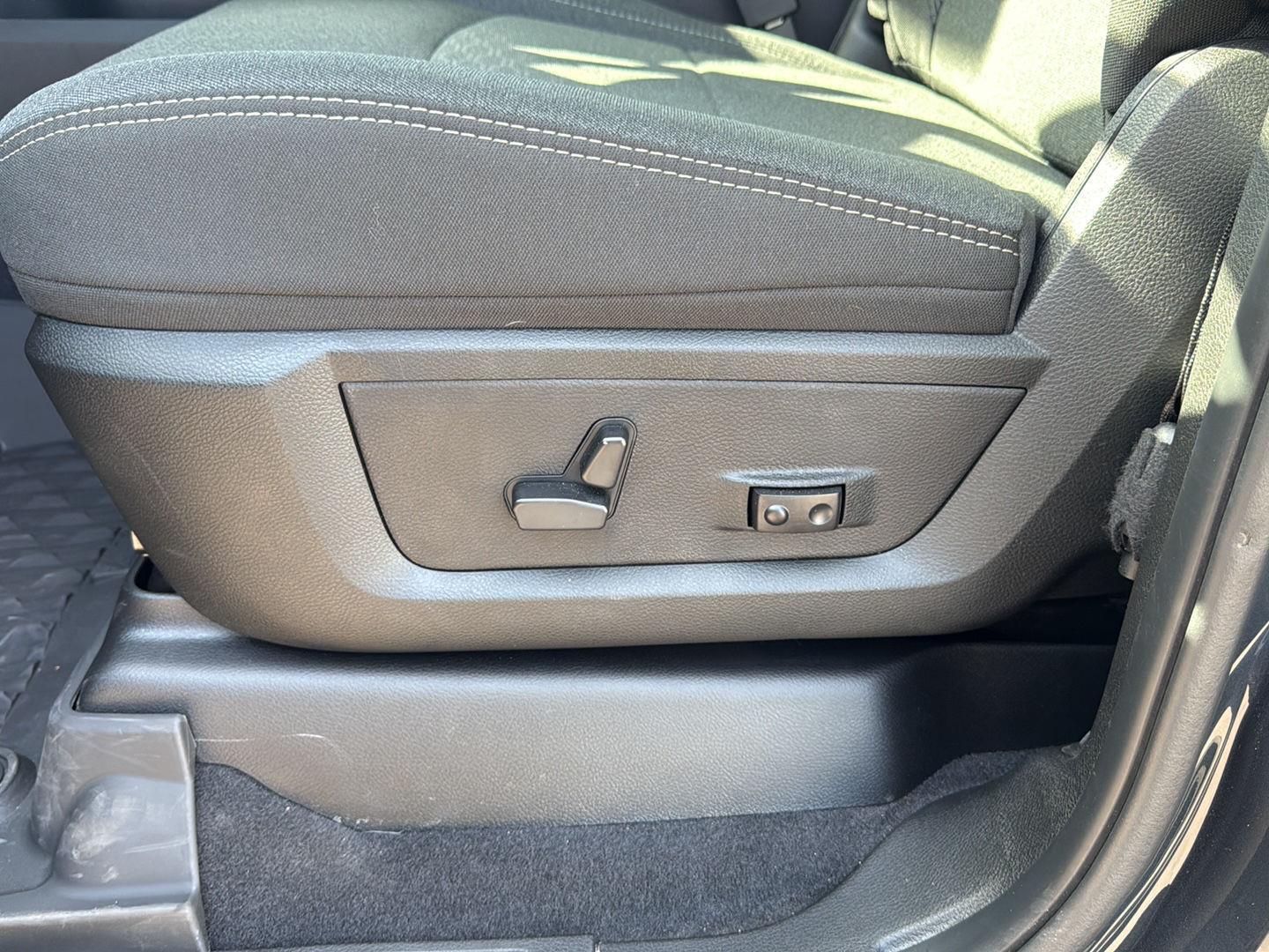 2025 Ram 2500 Big Horn photo 7