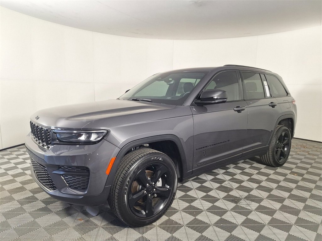 2025 Jeep Grand Cherokee Altitude X photo 2