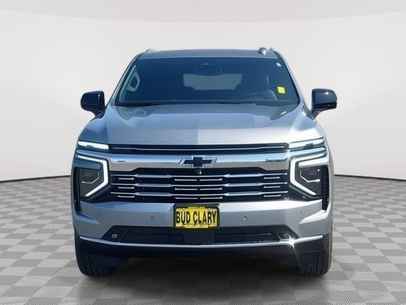 2025 Chevrolet Suburban Premier photo 8