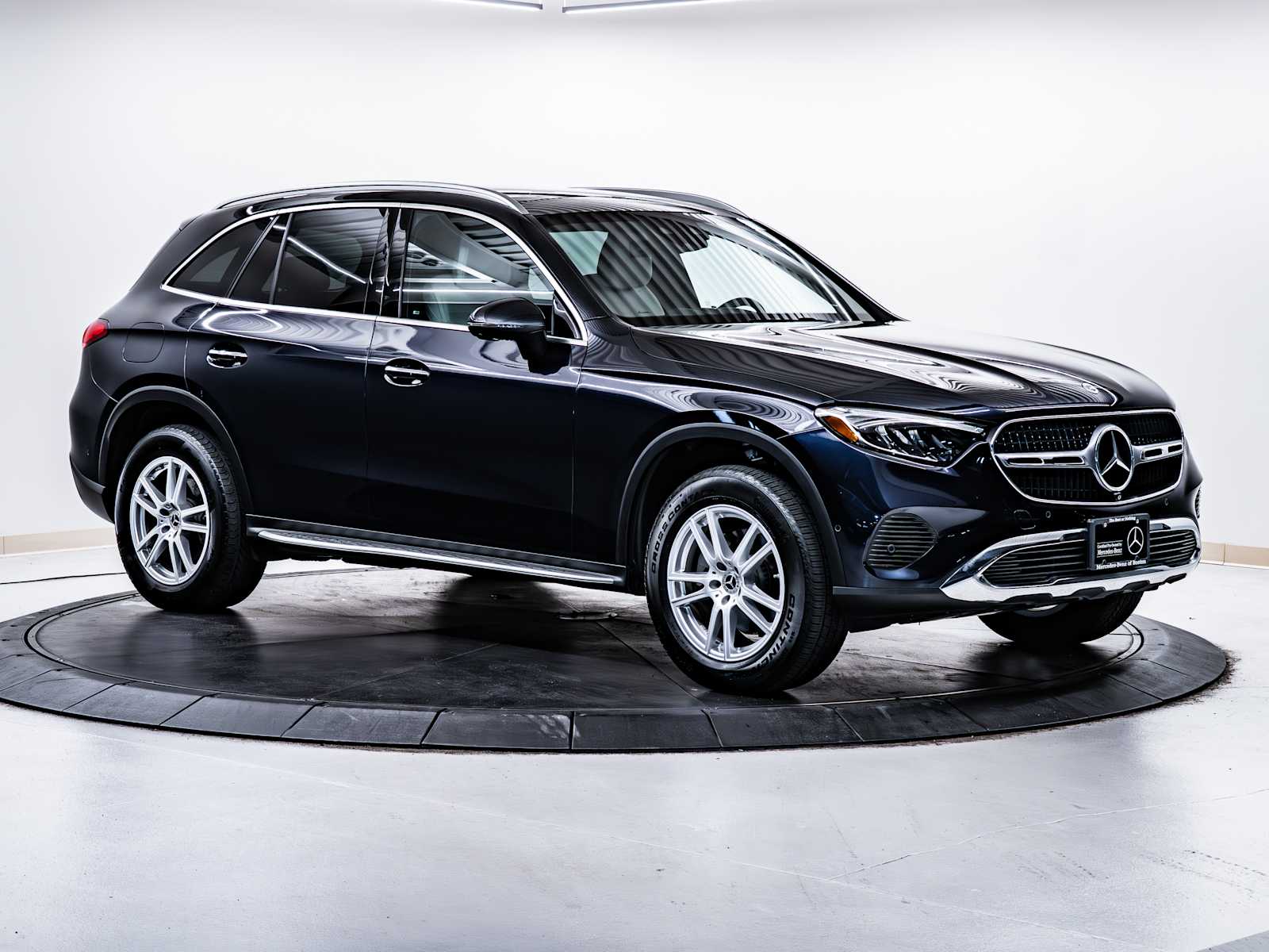 2023 Mercedes-Benz GLC GLC 300's photo