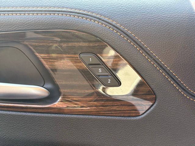 2023 Chrysler Pacifica Hybrid Pinnacle photo 18