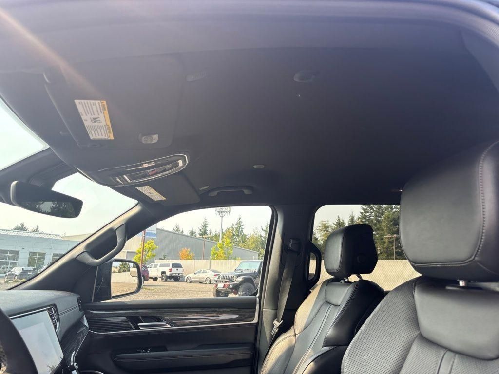 2022 Jeep Wagoneer Series III photo 20