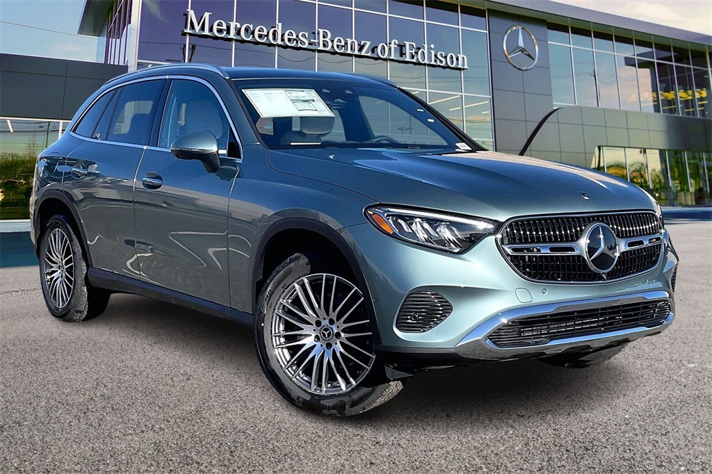 2026 Mercedes-Benz GLC Base's photo