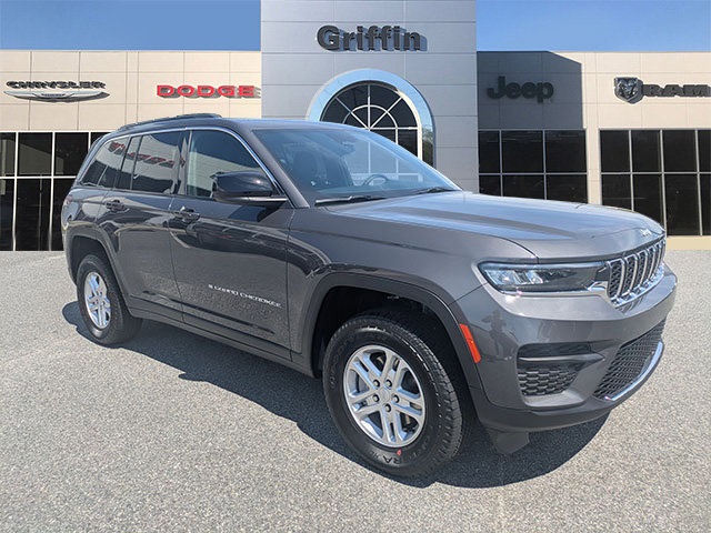 2025 Jeep Grand Cherokee Laredo's photo