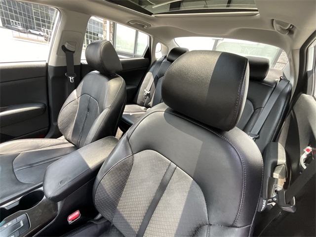 2018 Kia Optima EX photo 12