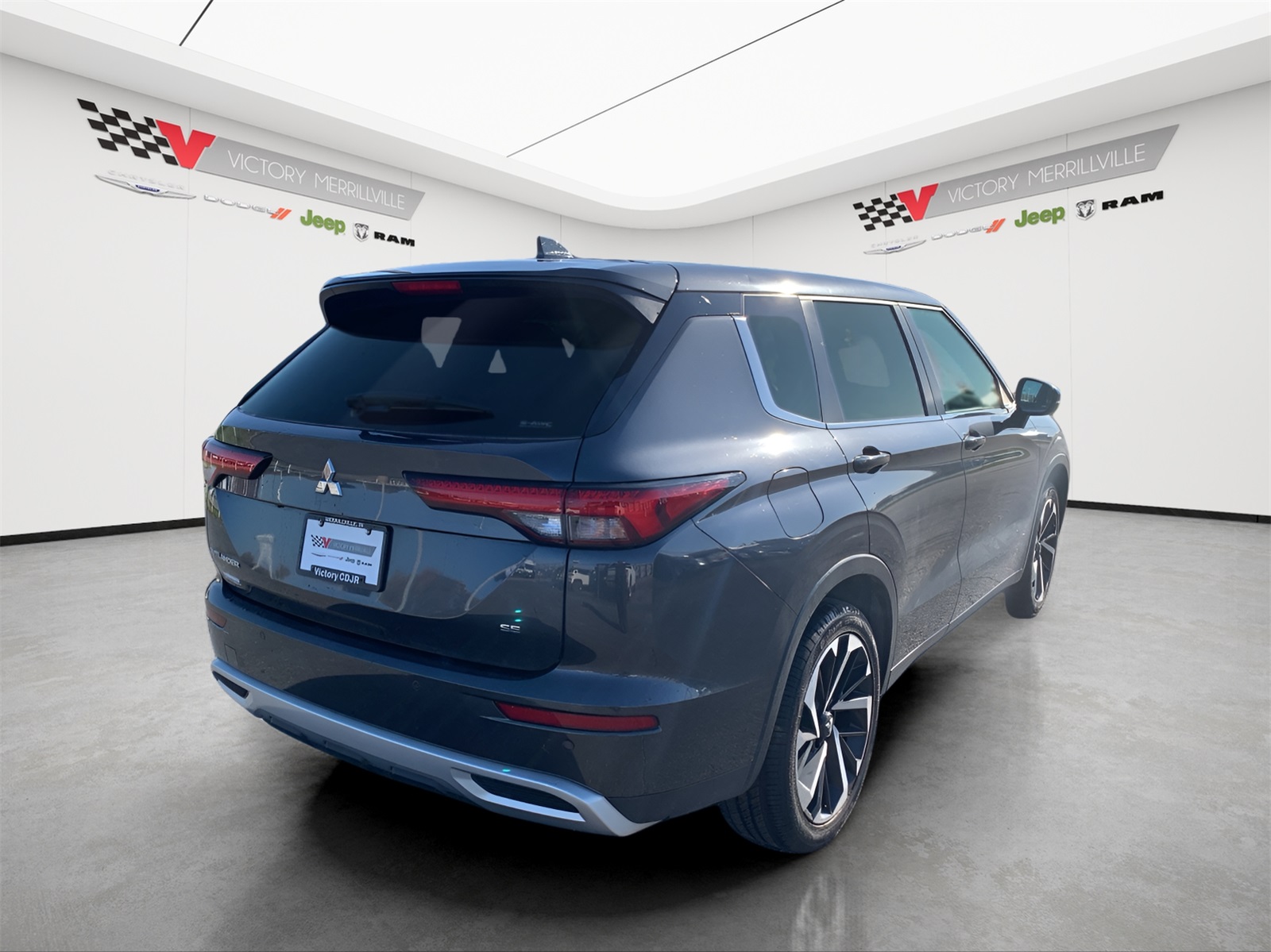 2024 Mitsubishi Outlander SE photo 4