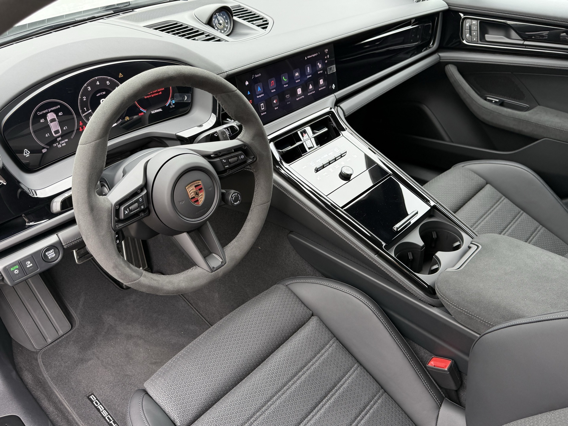 2026 Porsche Panamera GTS photo 4