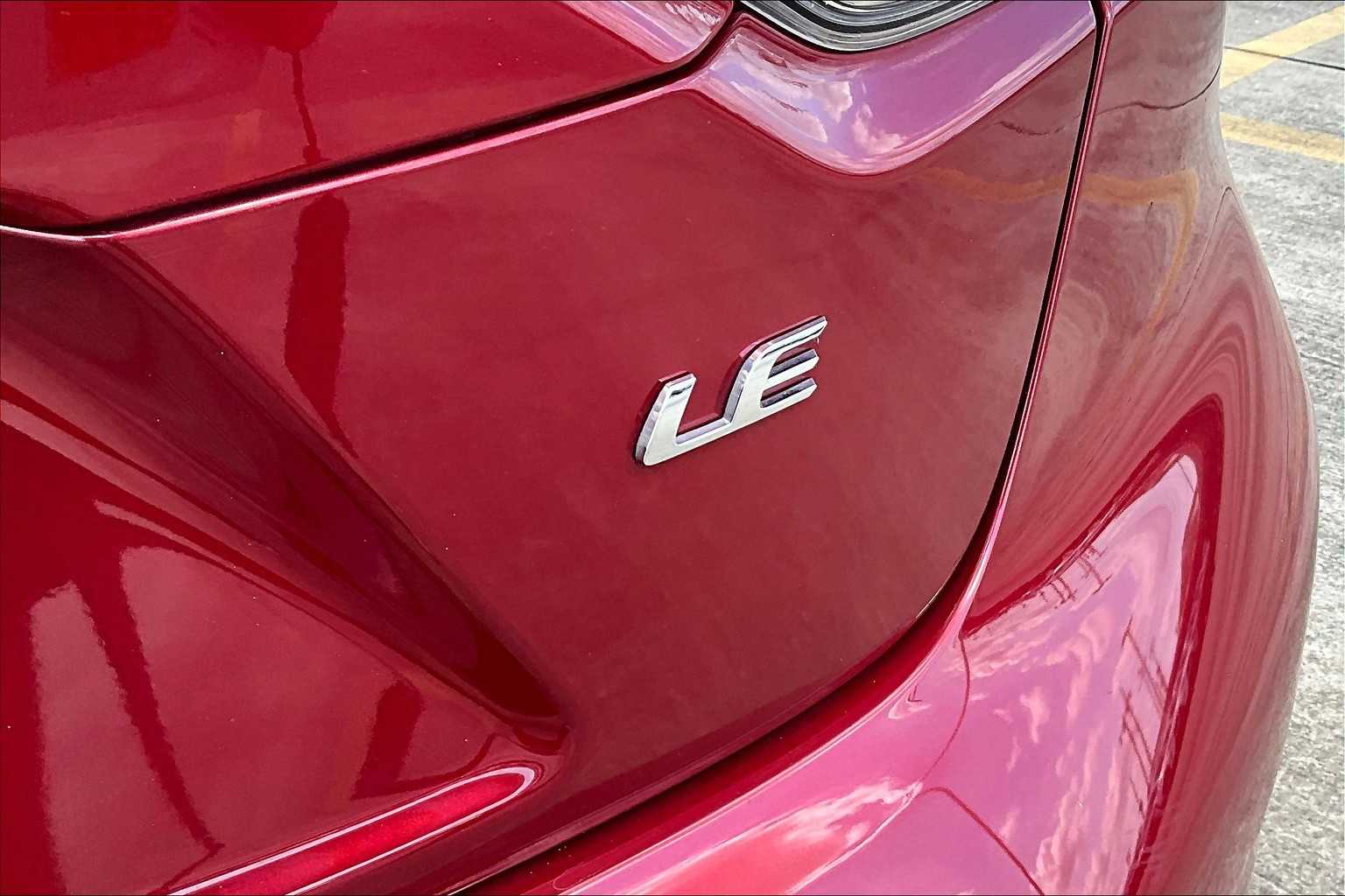2022 Toyota Corolla LE photo 9