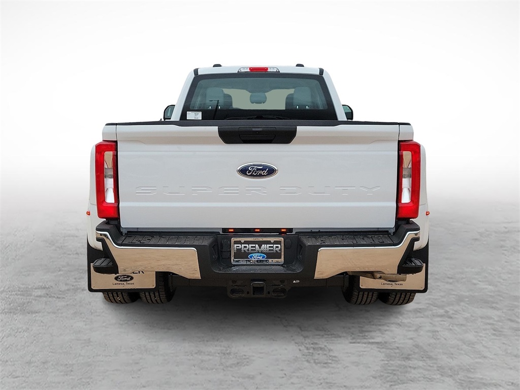 2025 Ford F-350 photo 9