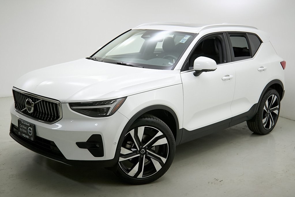 2024 VOLVO XC40 - Image 2