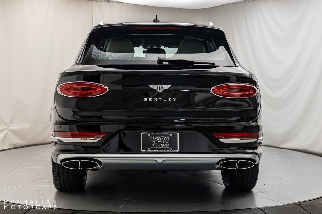 2024 Bentley Bentayga EWB photo 4